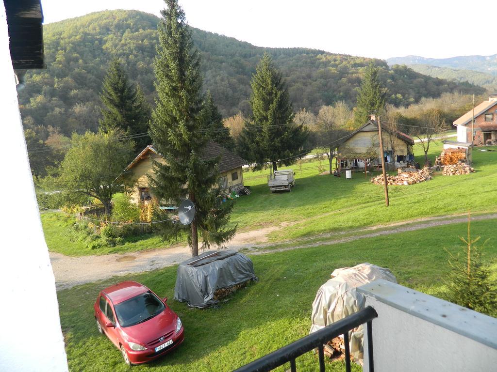 Apartman Sutjeska Тиентище Екстериор снимка