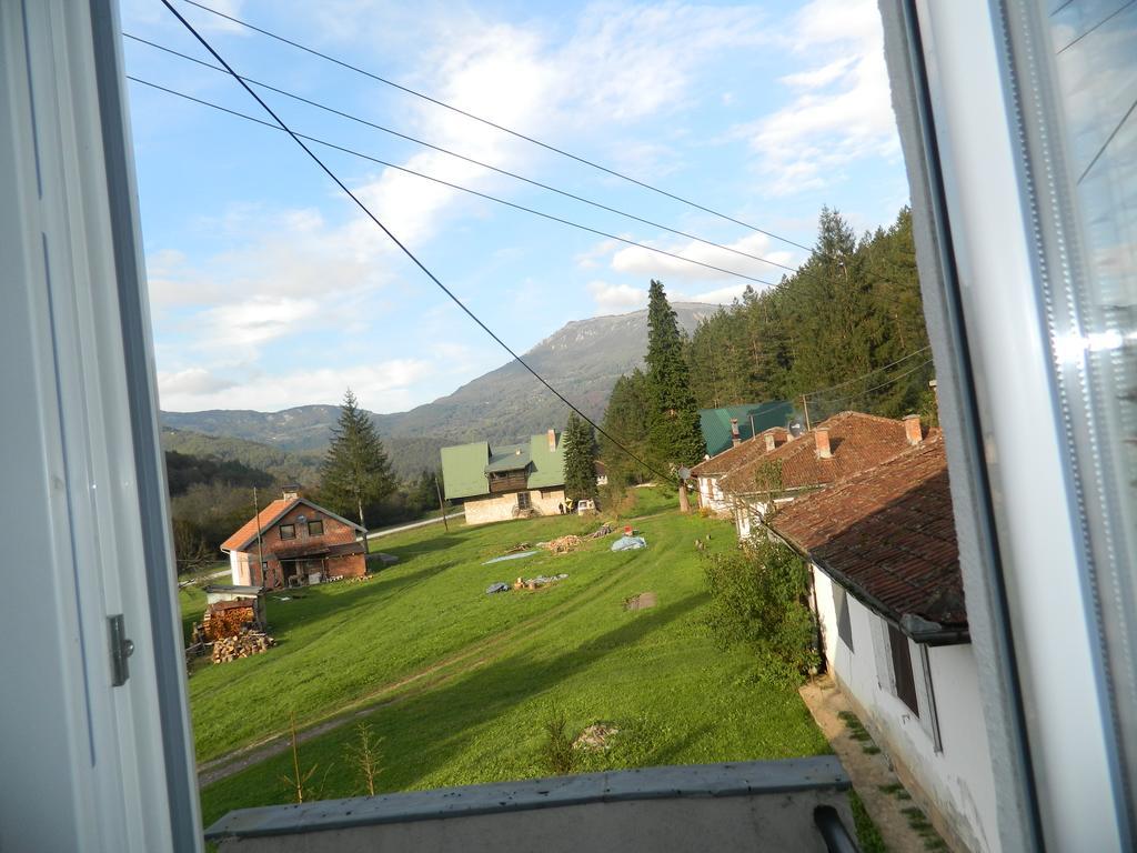 Apartman Sutjeska Тиентище Екстериор снимка