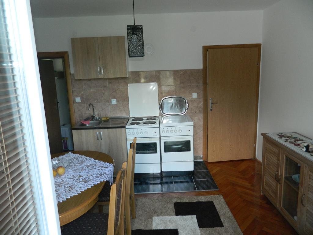Apartman Sutjeska Тиентище Екстериор снимка