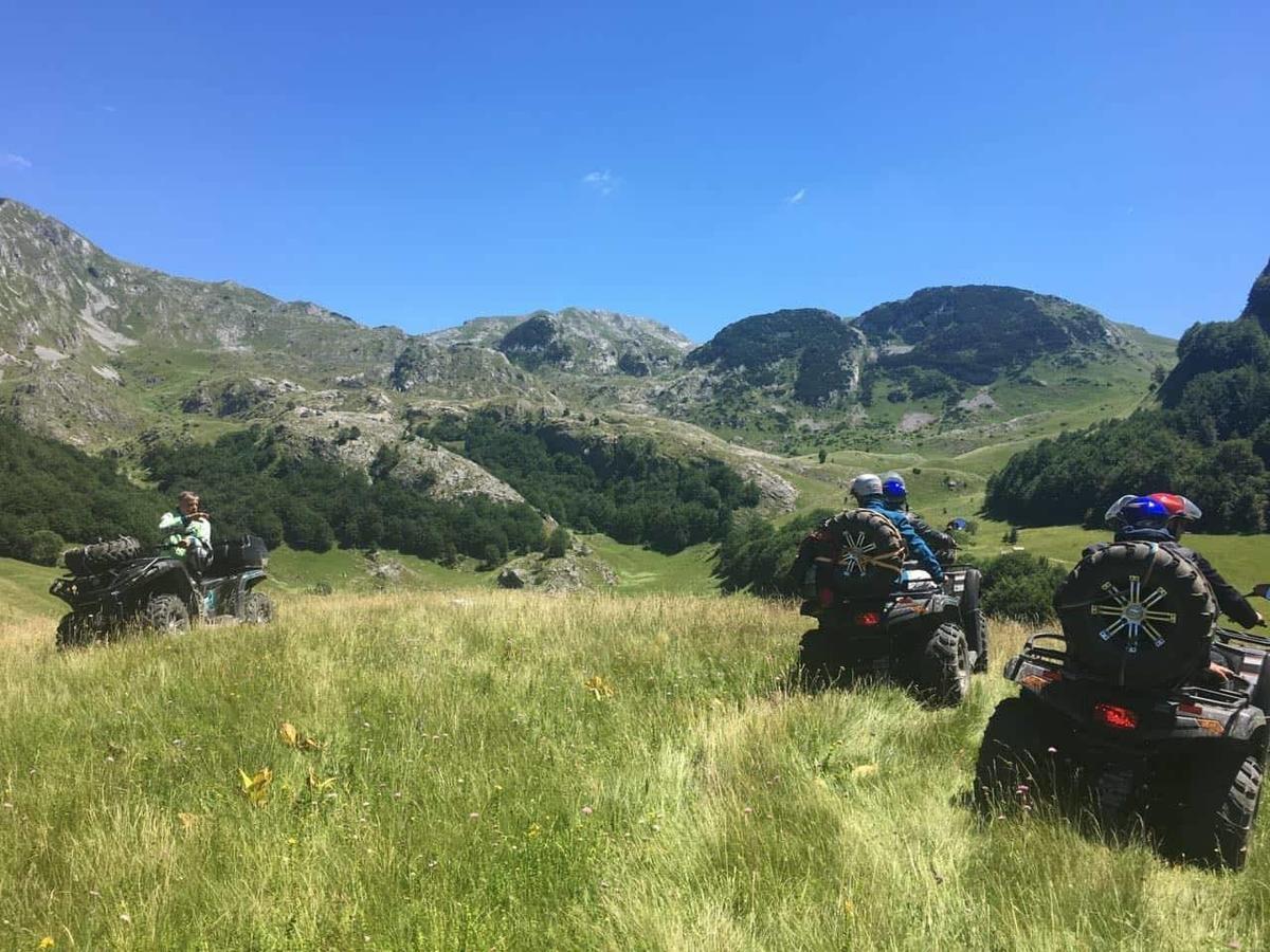 Apartman Sutjeska Тиентище Екстериор снимка